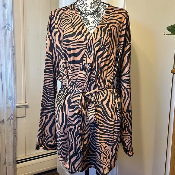 Boohoo Zebra Print Wrap Top Size 22 New With Tags - Picture 4 of 12